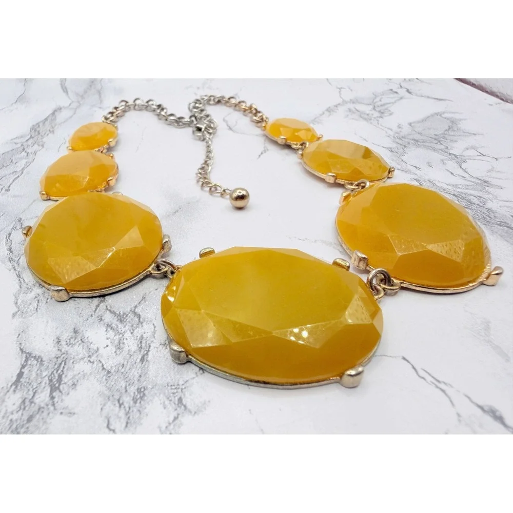 Golden Orange Faceted‎ Glass Statement Necklace Gold Tone 18–21